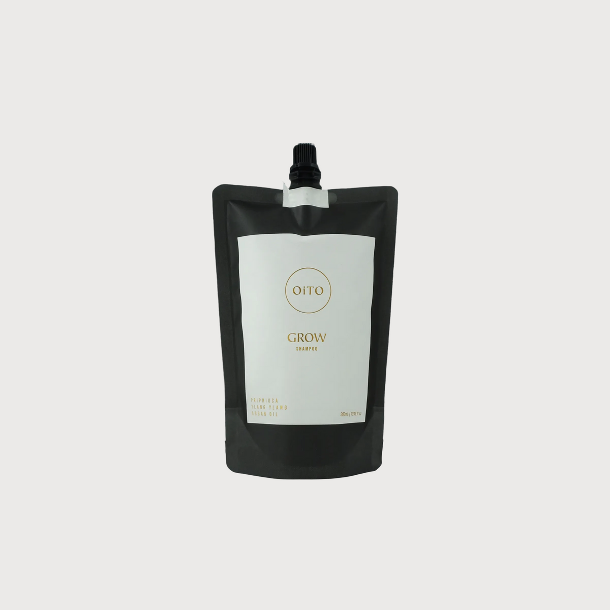 Black pouch labeled 'Oito Grow' on a white background